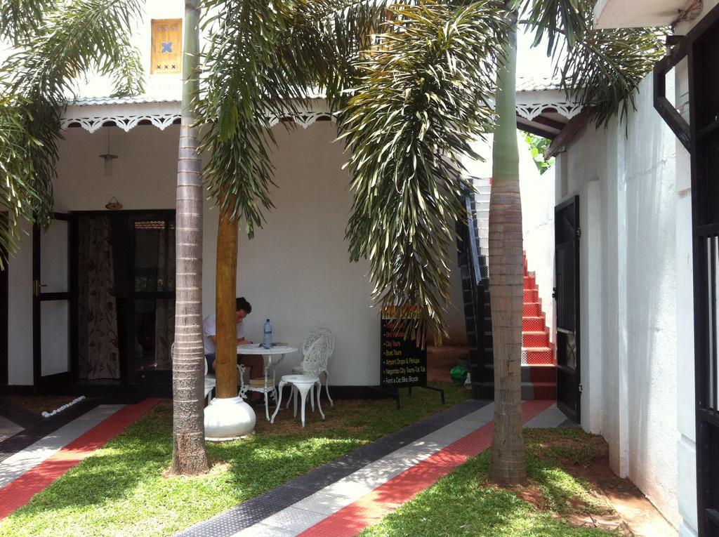 Friends Guesthouse Kudapaduwa Exterior photo